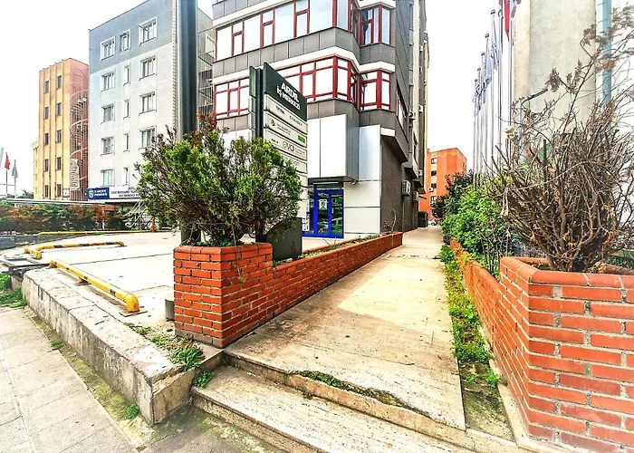 Manu Startup House